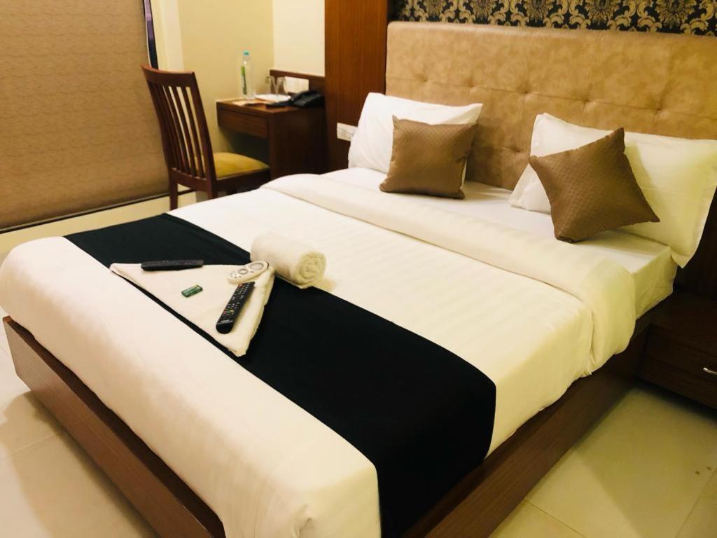 Glitz Hotels 7Even Hills- Nr International Airport Mumbai T2 エクステリア 写真